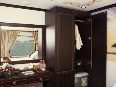 huong-hai-sealife-cruise-executive-suite-cabins-small